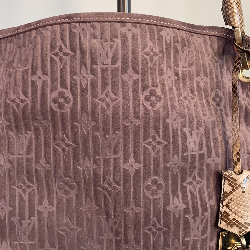 LOUIS VUITTON PYTHON SUEDE NUBUCK SHOULDER BAG - Picture 4 of 16